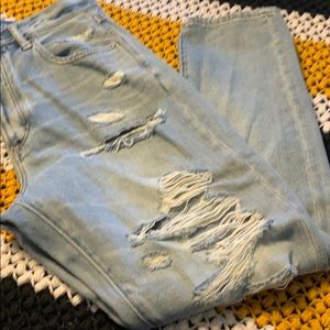 American Eagle destroyed mom jean